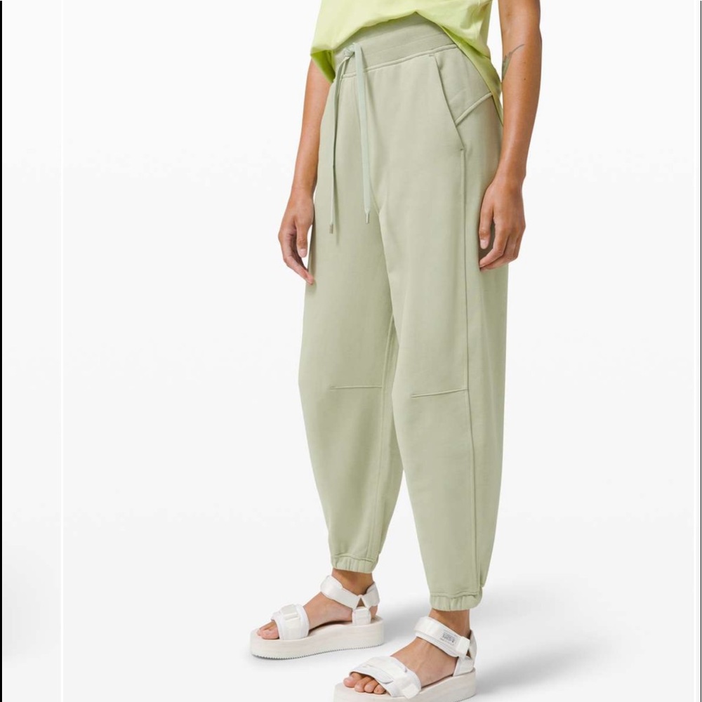 NWT Lululemon Relaxed Fit FrenchTerry Jogger